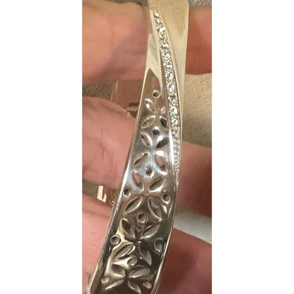 Brighton bangle silver tone with wave of Swarovski crystals, hinged 6" vintage - Picture 8 of 9